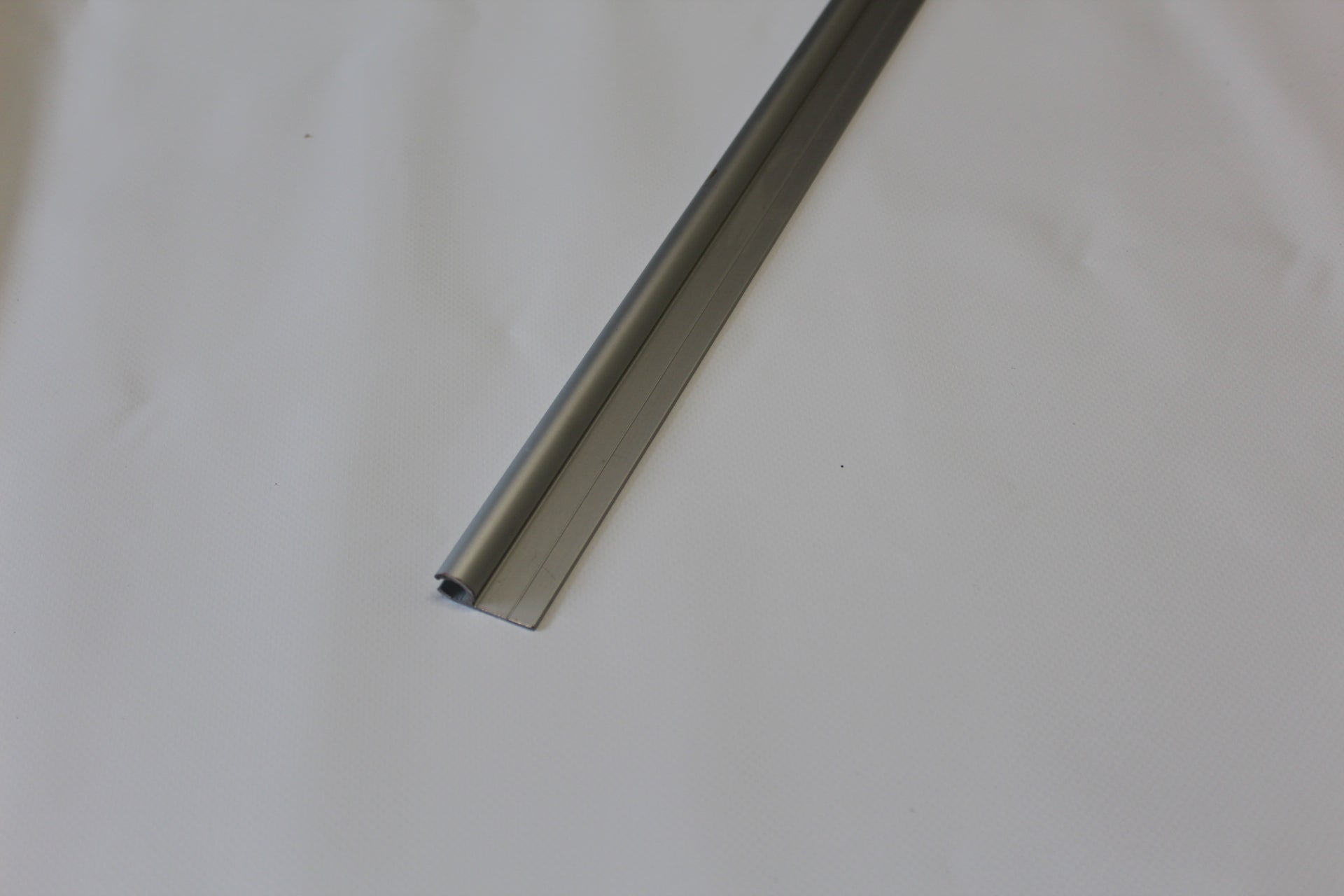 6€/m) Kederschiene 2,60 m Alu eloxiert 14x30mm Zeltkeder 7,5-8,5mm 0 6€/m) Kederschiene 2,60 m Alu eloxiert 14x30mm Zeltkeder 7,5-8,5mm 0